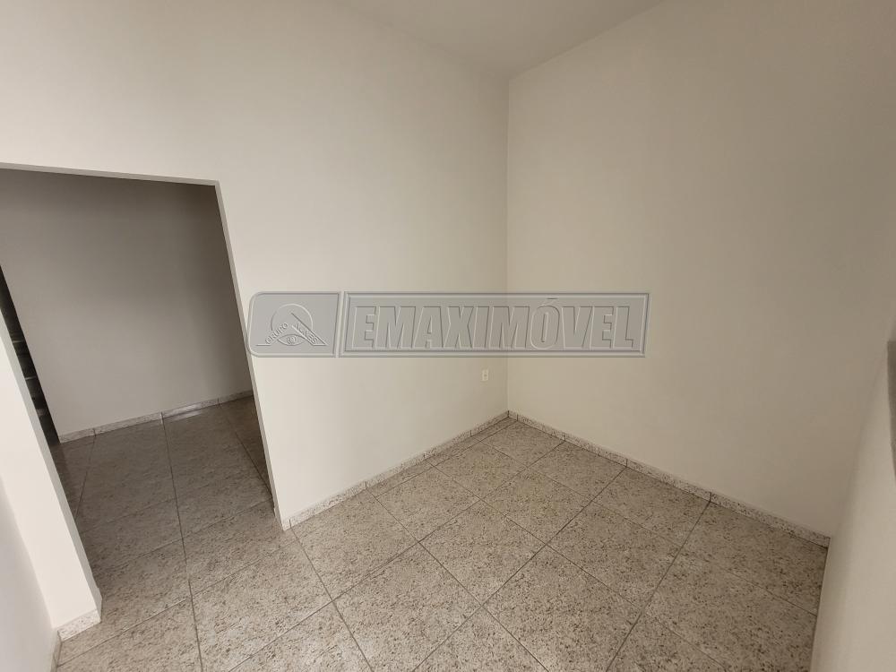 Alugar Apartamento / Padrão em Sorocaba R$ 680,00 - Foto 2