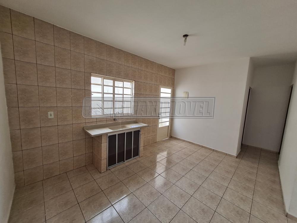Alugar Casa / em Bairros em Sorocaba R$ 950,00 - Foto 5