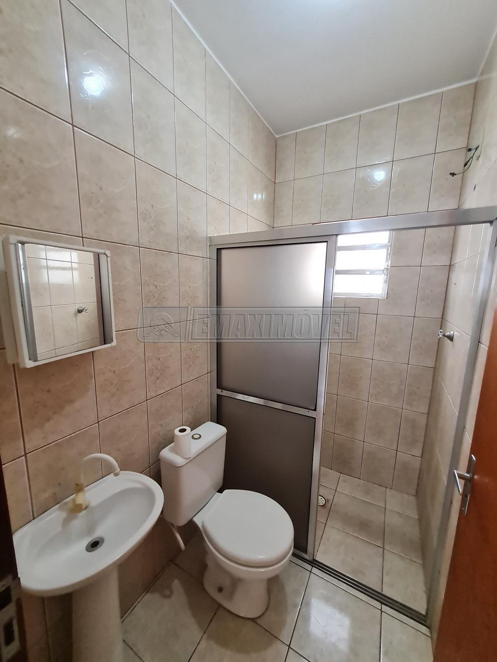 Alugar Casa / em Bairros em Sorocaba R$ 950,00 - Foto 9