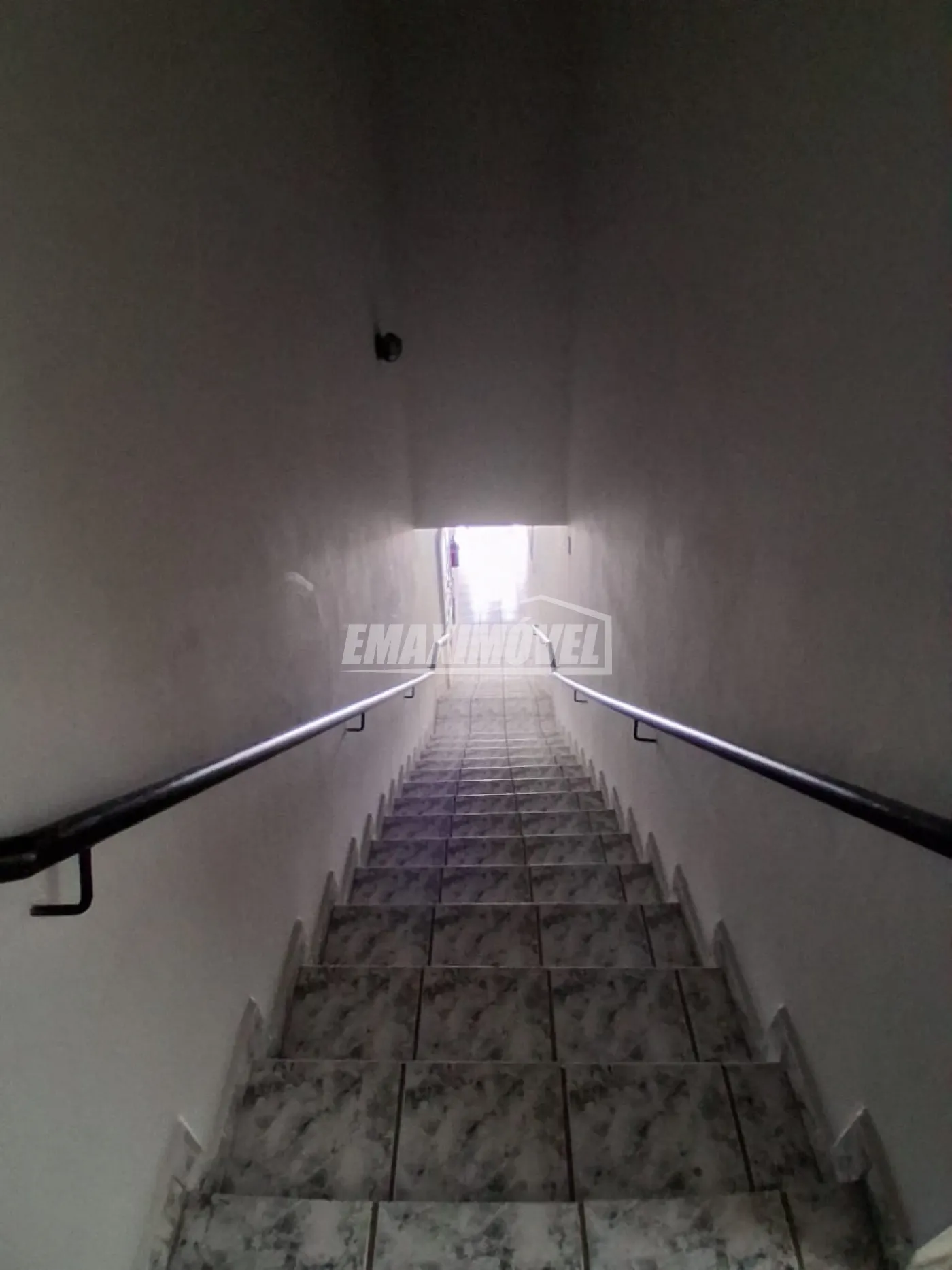 Alugar Sala Comercial / em Bairro em Sorocaba R$ 1.100,00 - Foto 3