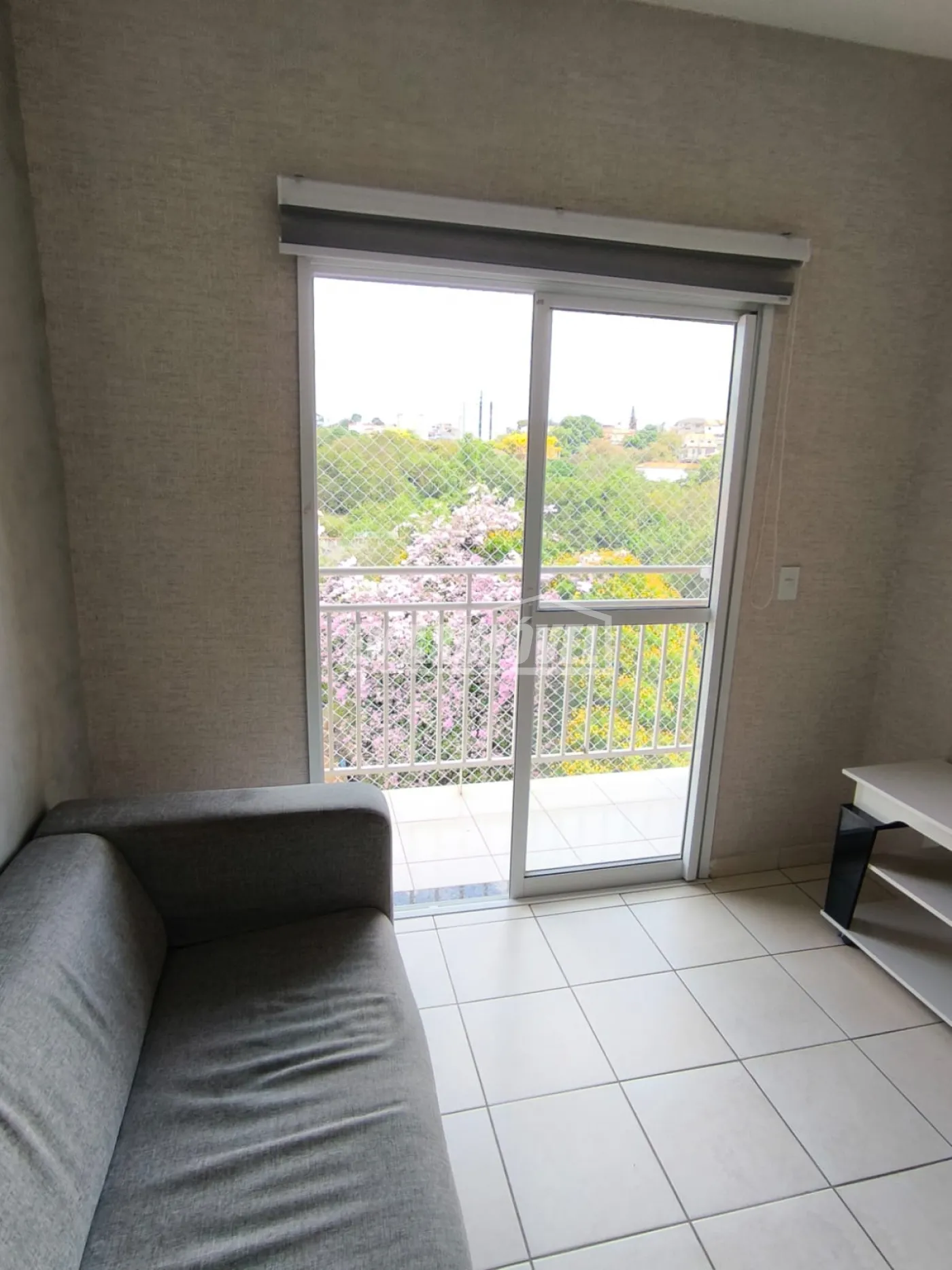 Alugar Apartamento / Padrão em Sorocaba R$ 1.580,00 - Foto 3