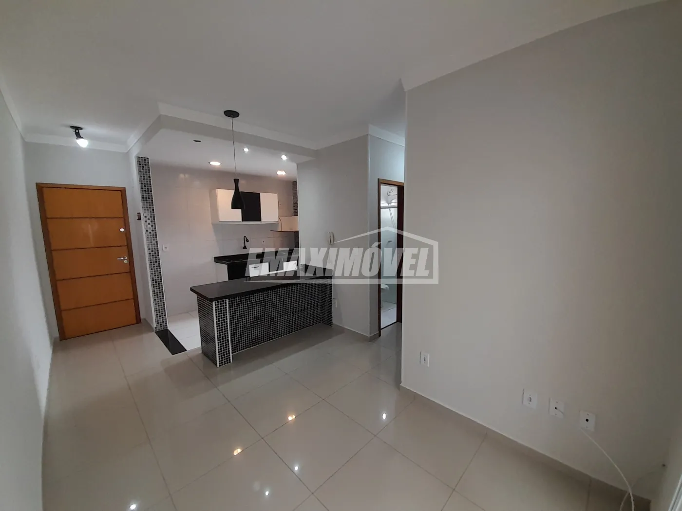 Alugar Apartamento / Padrão em Sorocaba R$ 1.700,00 - Foto 3