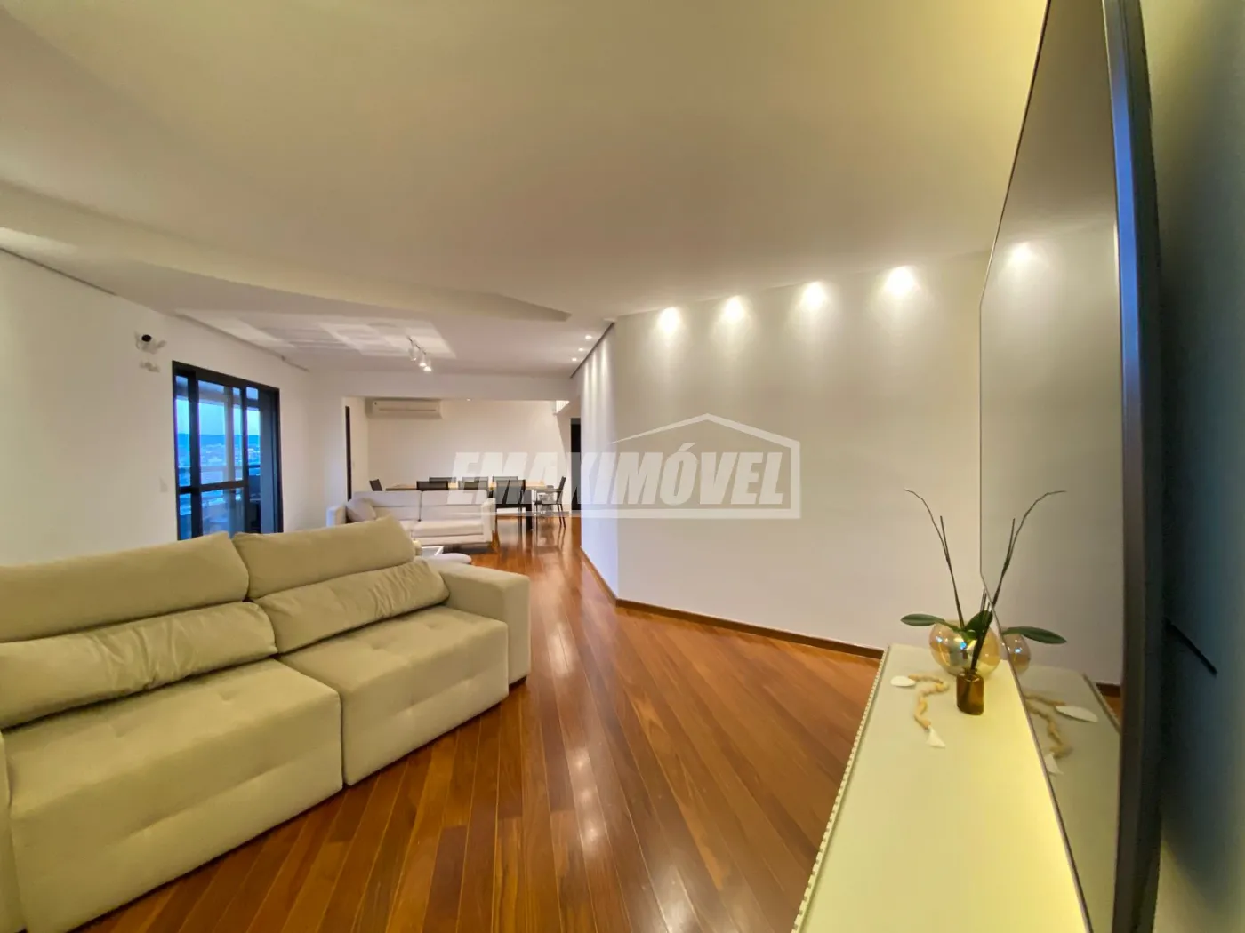 Alugar Apartamento / Padrão em Sorocaba R$ 4.000,00 - Foto 3