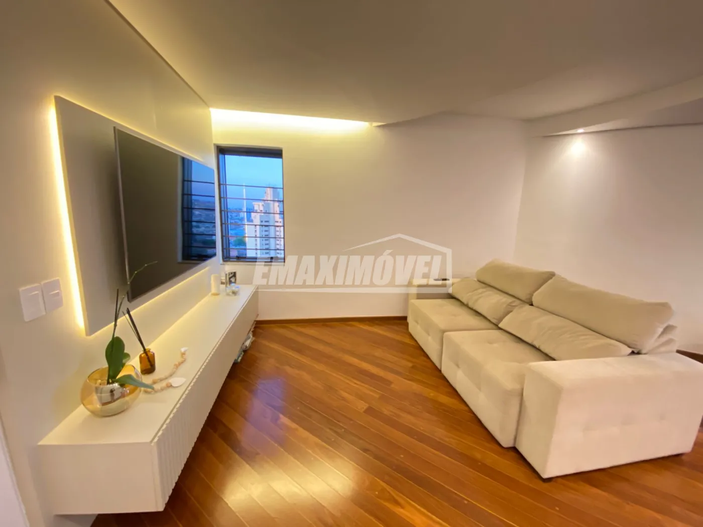 Alugar Apartamento / Padrão em Sorocaba R$ 4.000,00 - Foto 2