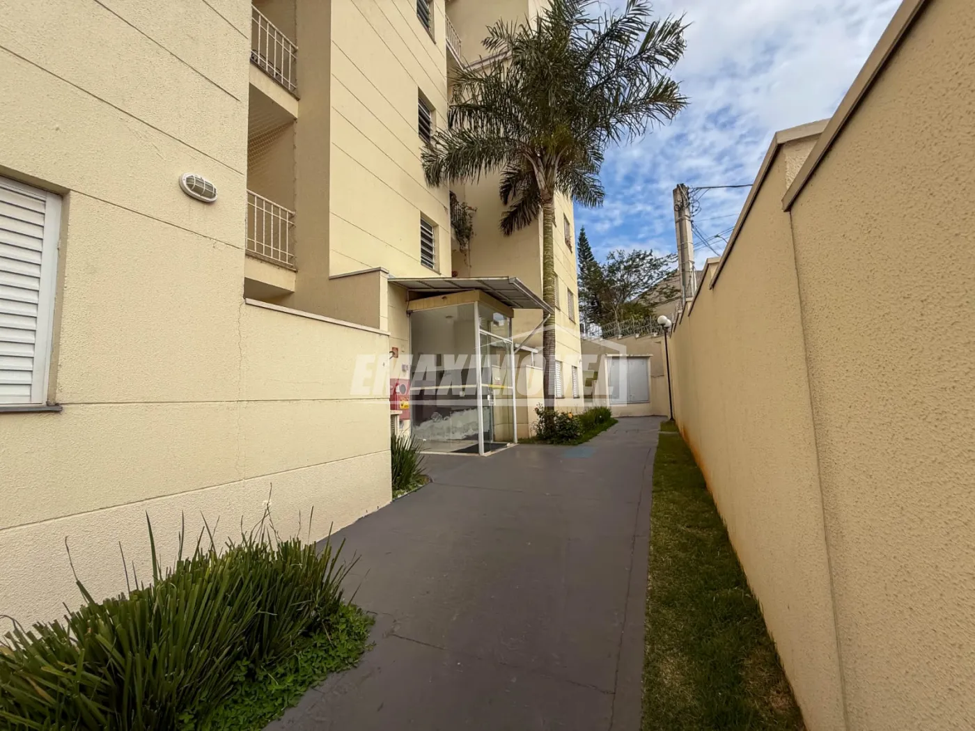 Comprar Apartamento / Padrão em Sorocaba R$ 290.000,00 - Foto 2