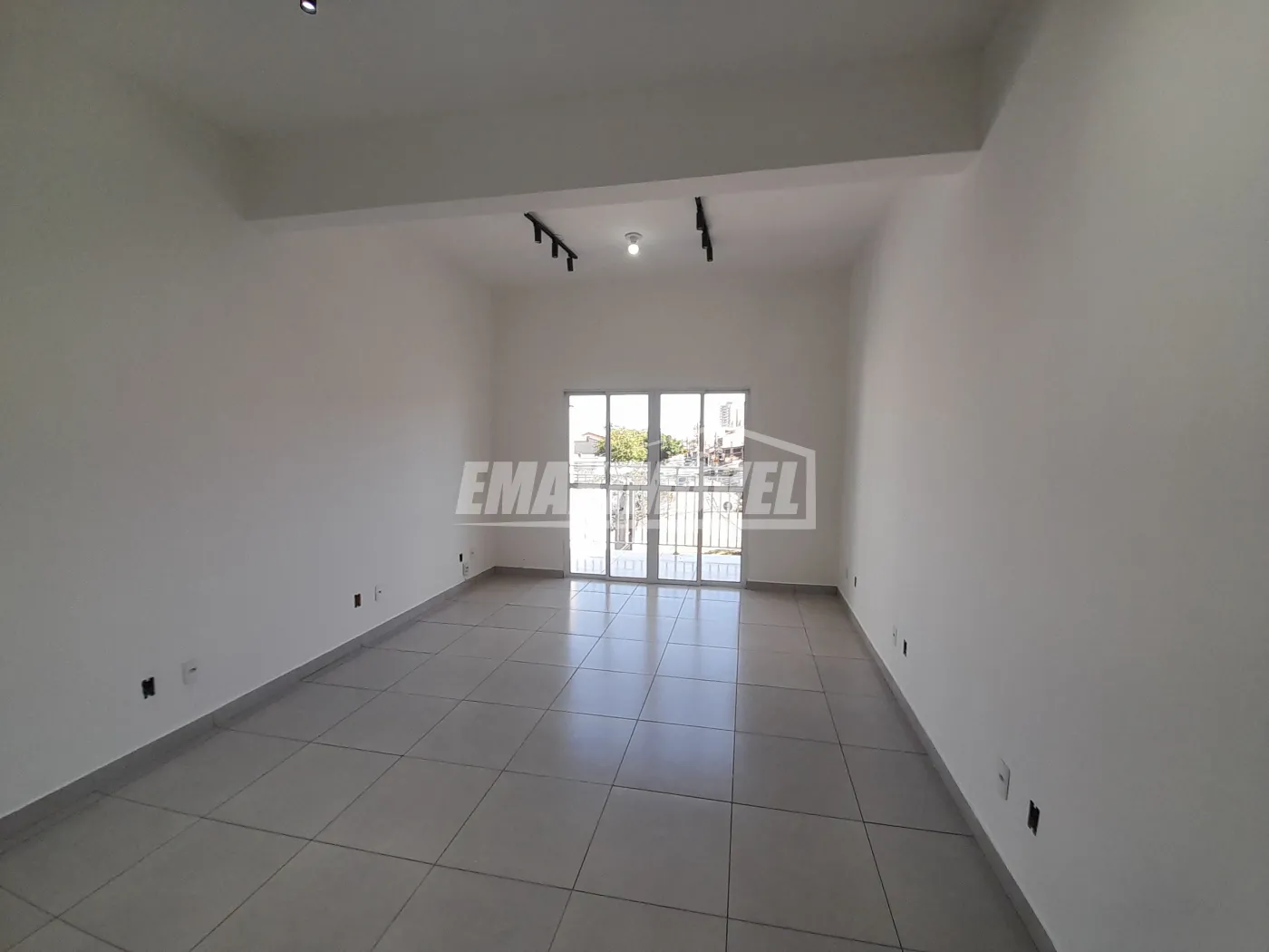 Alugar Sala Comercial / em Bairro em Sorocaba R$ 1.100,00 - Foto 3