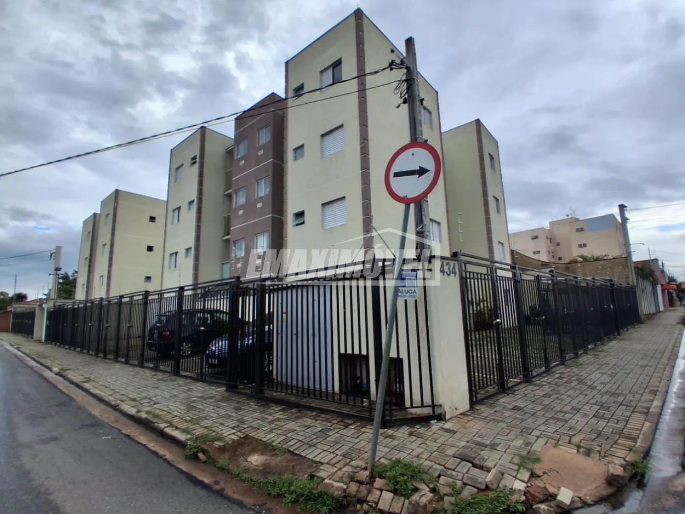 Alugar Apartamento / Padrão em Sorocaba R$ 1.650,00 - Foto 1