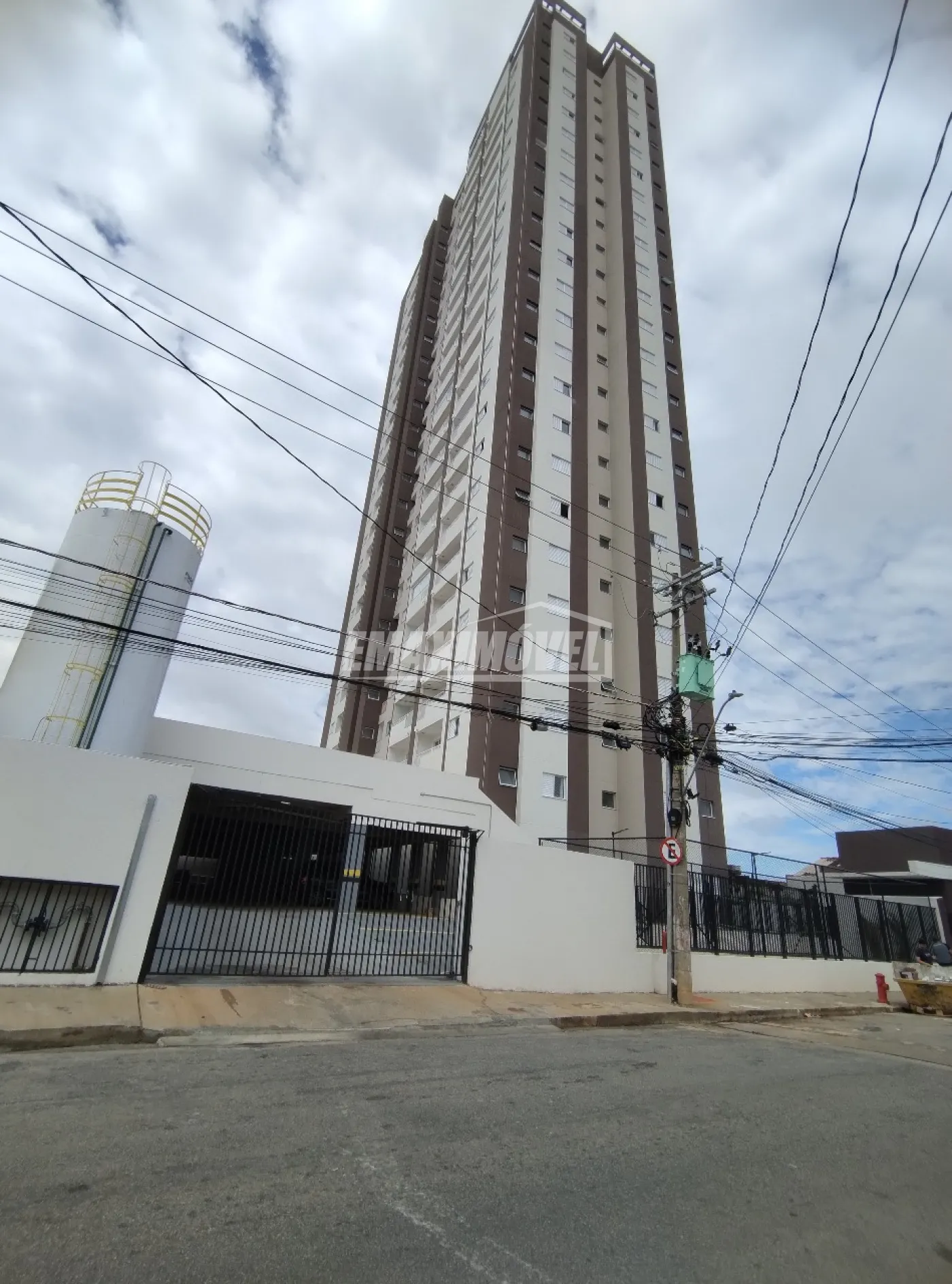 Alugar Apartamento / Padrão em Sorocaba R$ 2.400,00 - Foto 1