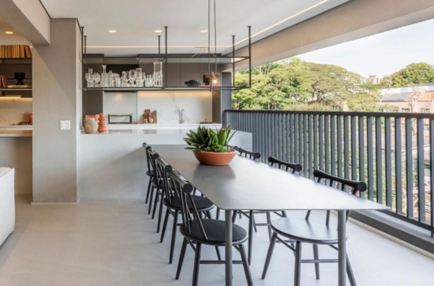 A Varanda Gourmet como Protagonista: Como transformar seu apartamento no melhor lugar para receber