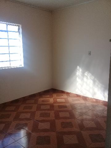 Alugar Casa / em Bairros em Sorocaba R$ 800,00 - Foto 4