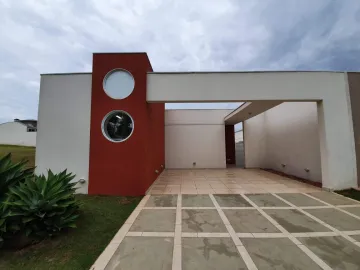 Alugar Casa / em Condomínios em Araçoiaba da Serra. apenas R$ 4.000,00