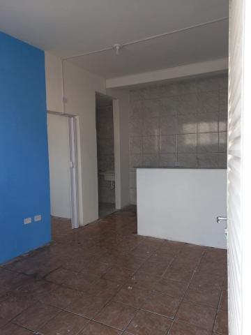 Alugar Casa / em Bairros em Sorocaba R$ 790,00 - Foto 3