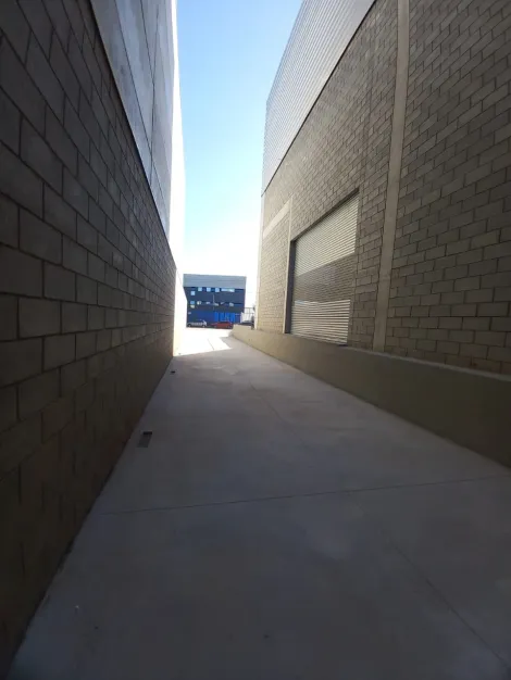 imagem 4 - Galpão Comercial para Locação com 900m² e 2 escritórios imagem 4 - Galpão Comercial para Locação com 900m² e 2 escritórios
