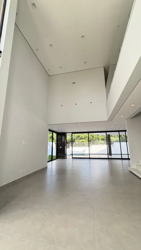 imagem 4 - Casa com 3 Suítes, 4 vagas e Piscina! - Alphaville Nova Esplanada imagem 4 - Casa com 3 Suítes, 4 vagas e Piscina! - Alphaville Nova Esplanada